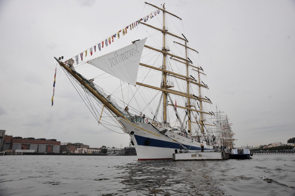 В Петербурге ушел из жизни Виктор Антонов - первый капитан парусника «Мир»